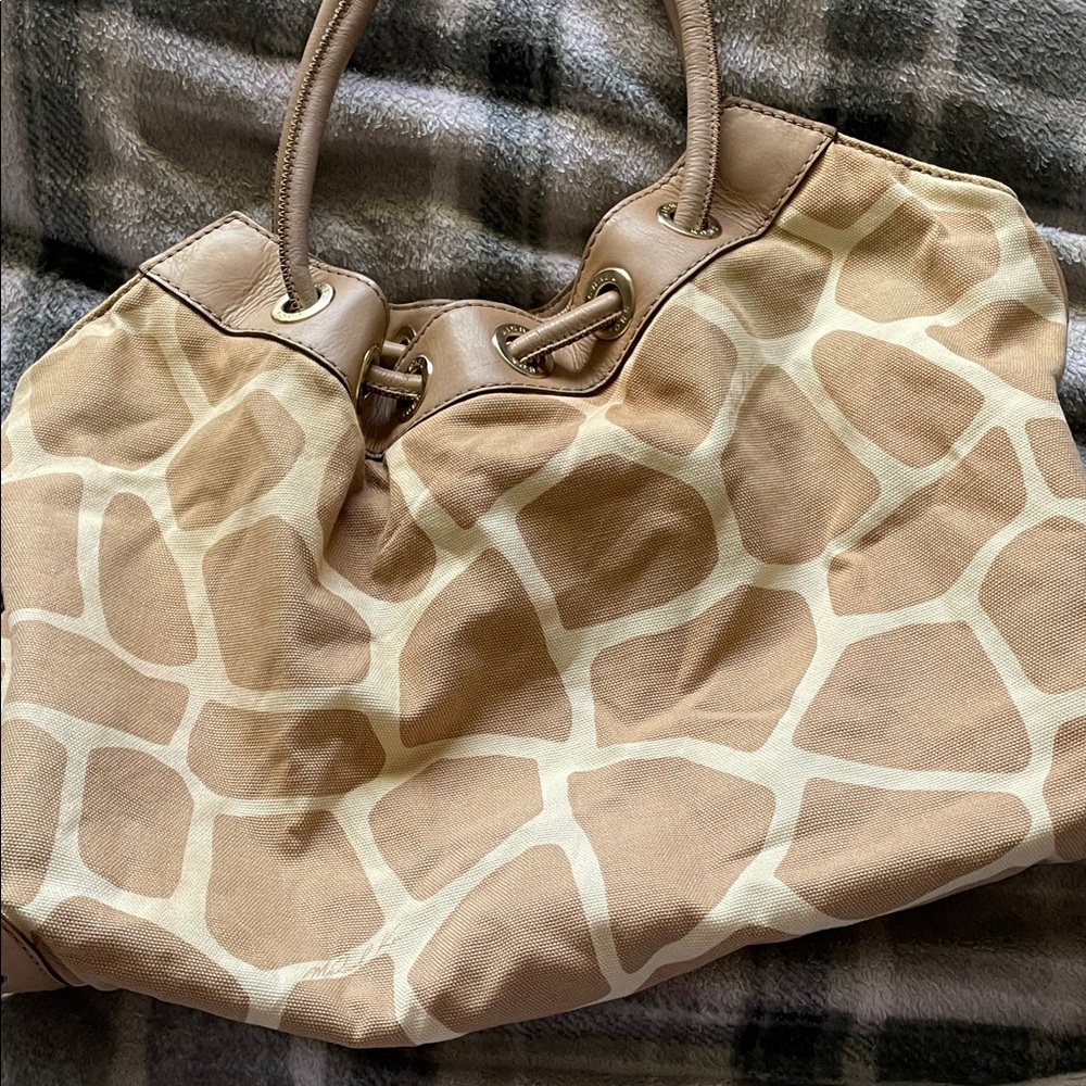 Giraffe Print Tan Tote Bag